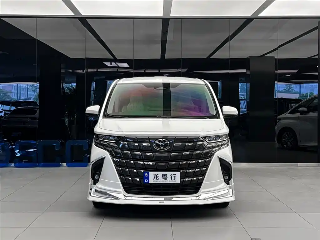 Toyota Alphard 2025 — фото 2