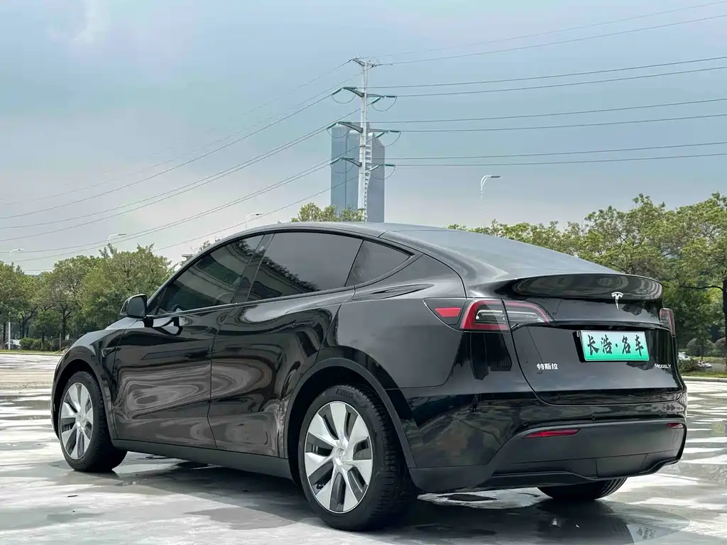Tesla Model Y 2022 — фото 12