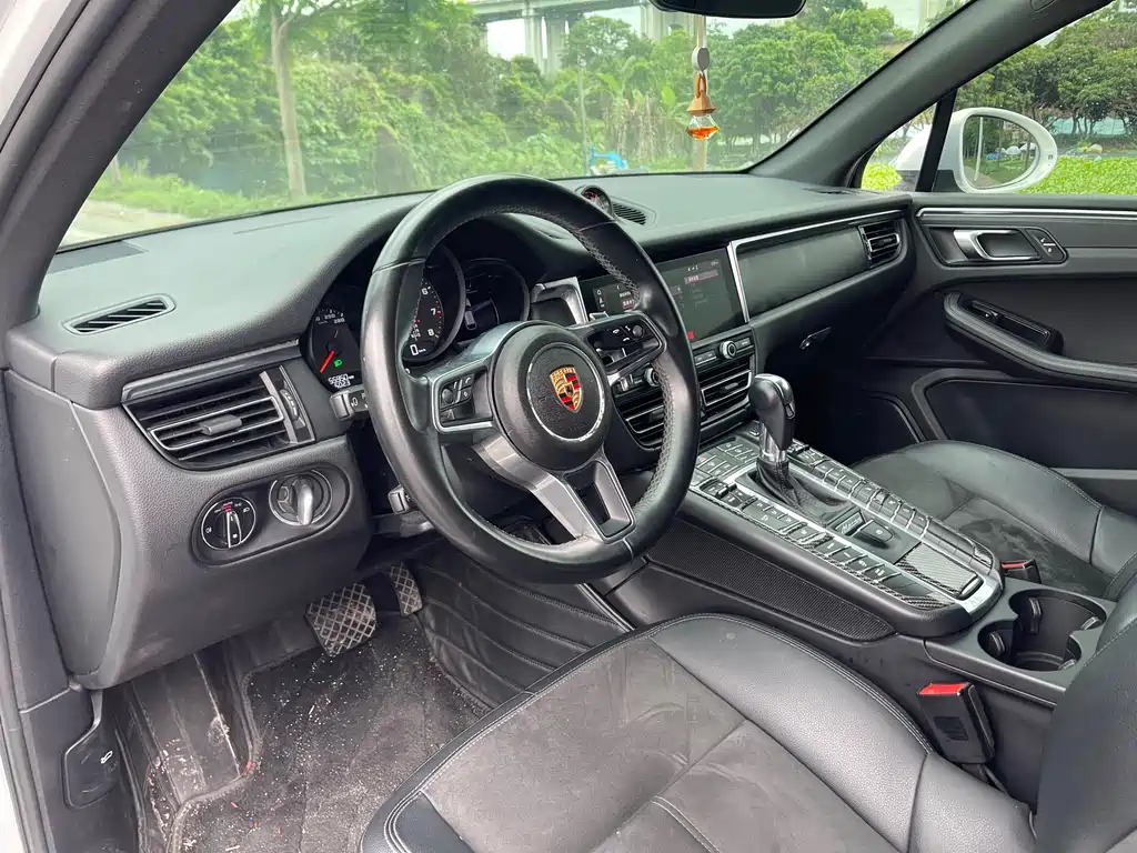 Porsche Macan 2019 — фото 18