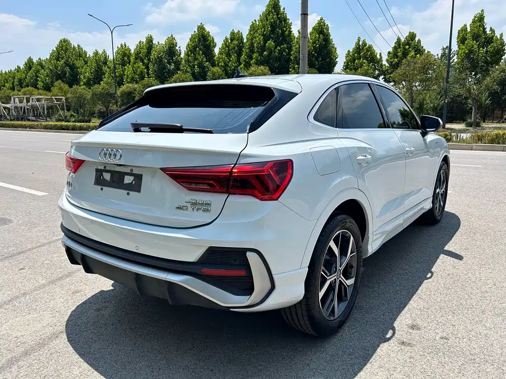 Audi Q3 Sportback 2021 — фото 15