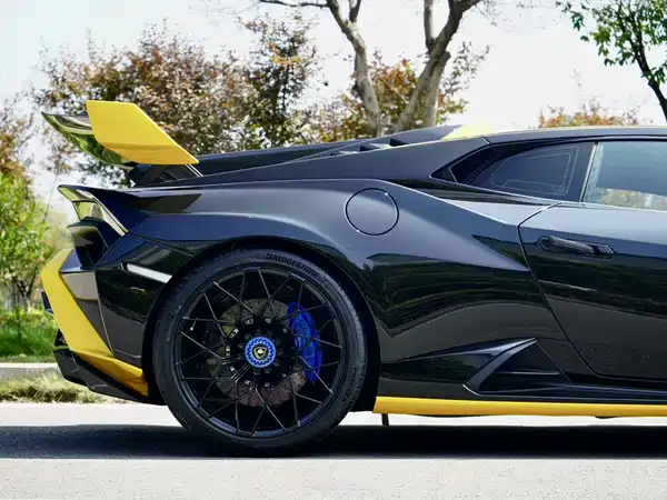 Lamborghini Huracan 2021