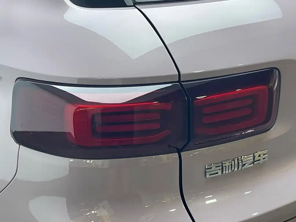 Geely ICON 2025 — фото 12