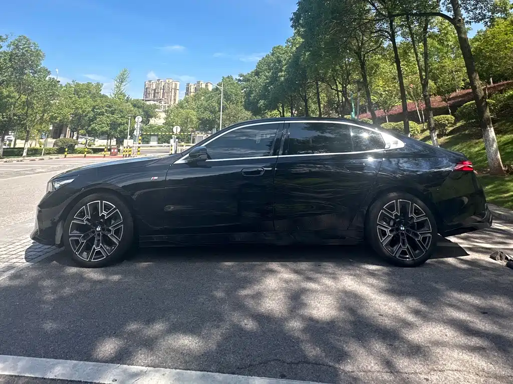 BMW 5 Series 2025