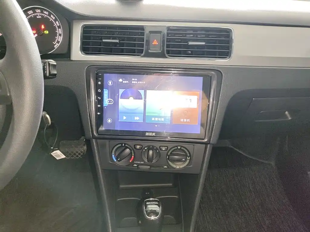 Skoda Rapid Spaceback 2016 — фото 13