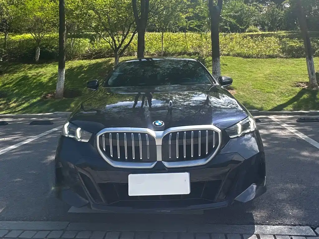 BMW 5 Series 2025