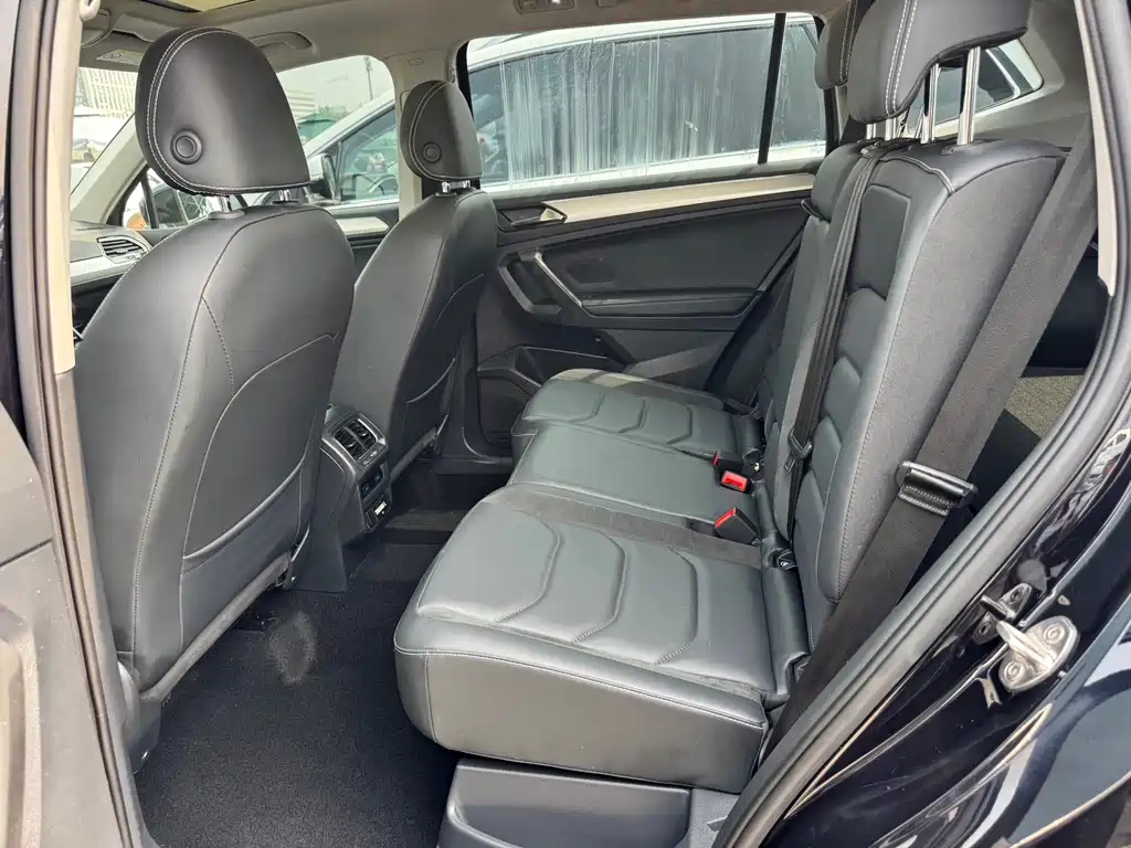 Volkswagen Tiguan L 2020 — фото 11
