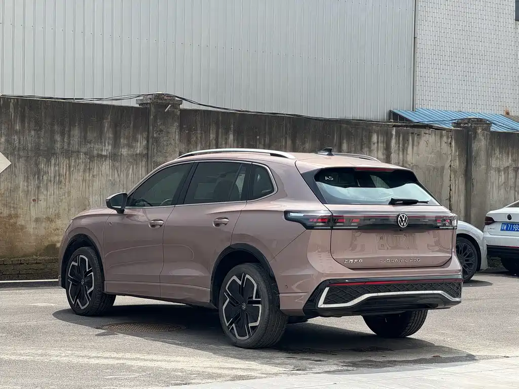 Volkswagen Tiguan L 2024