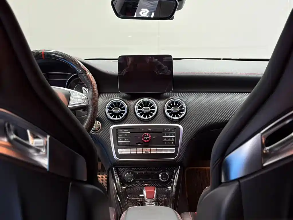 Mercedes-Benz A-Class AMG 2018 — фото 12