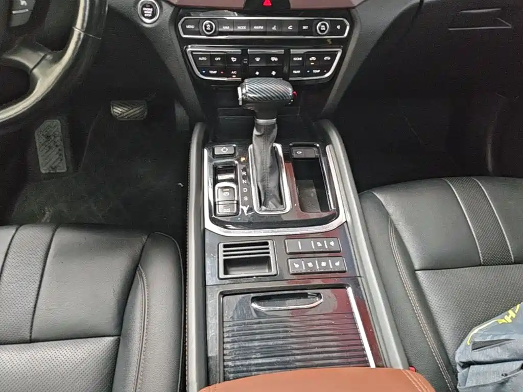 GAC Trumpchi GS8 2018 — фото 14