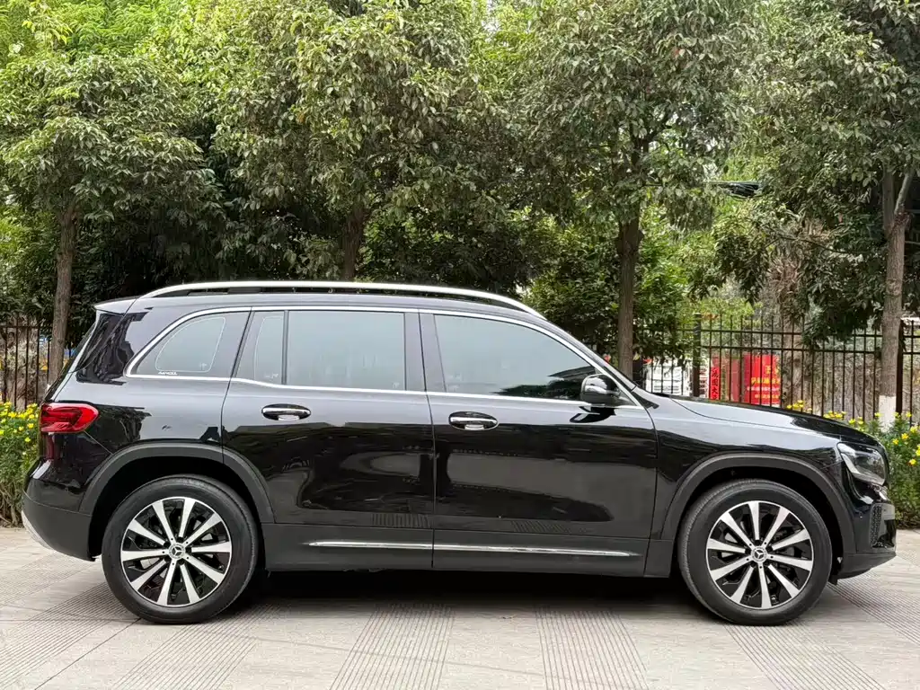 Mercedes-Benz GLB 2025 — фото 16
