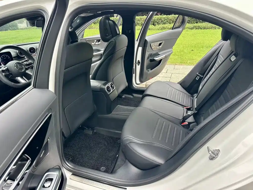 Mercedes-Benz C-Class 2022 — фото 4