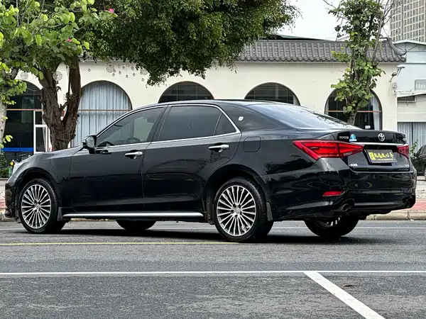 Toyota Crown 2018