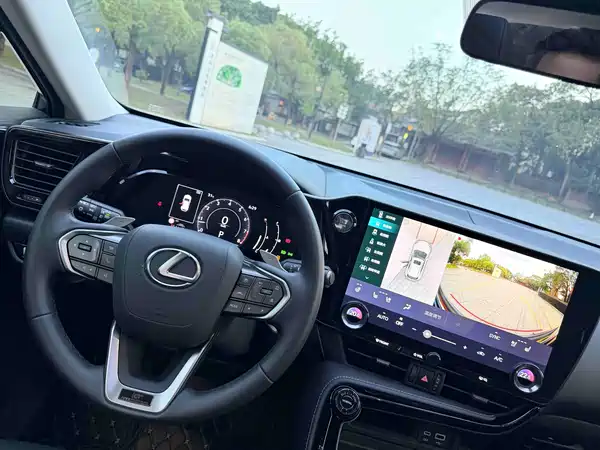 Lexus NX 2025