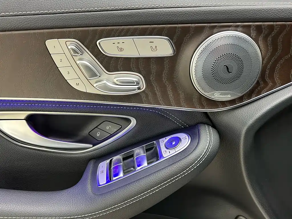Mercedes-Benz GLC 2020 — фото 19