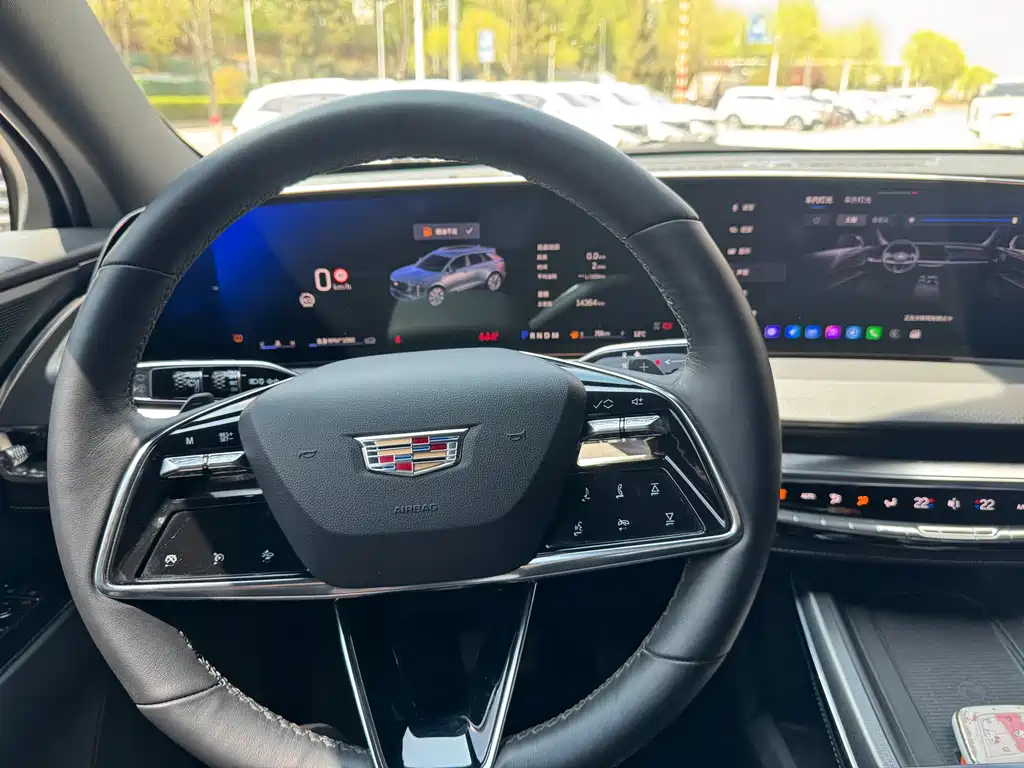 Cadillac XT5 2025 — фото 8
