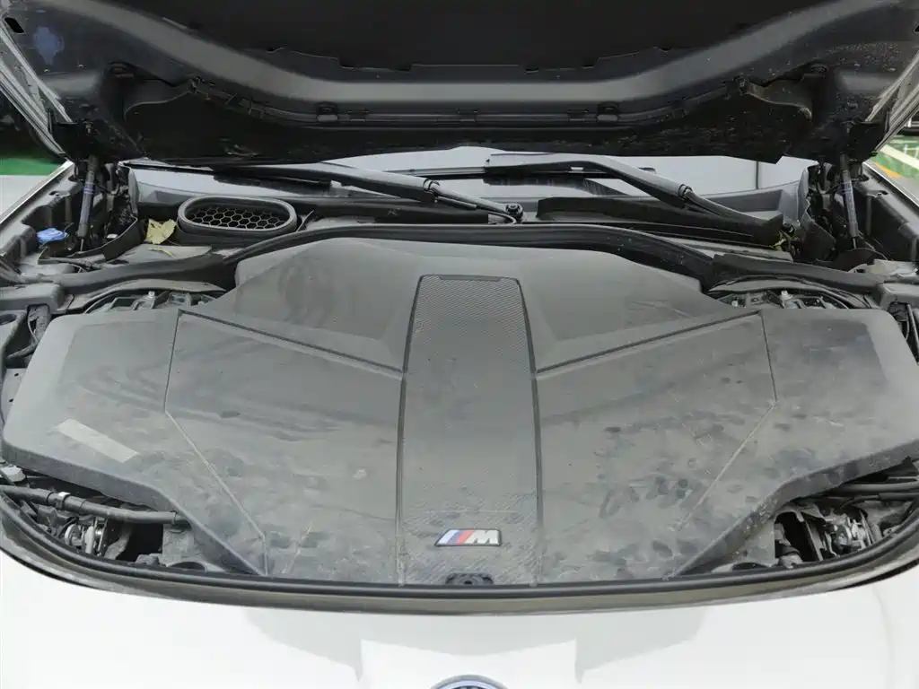 BMW i7 M70L 2023 — фото 17