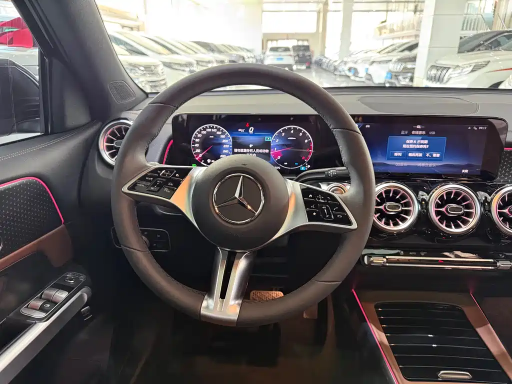 Mercedes-Benz GLB 2025 — фото 13