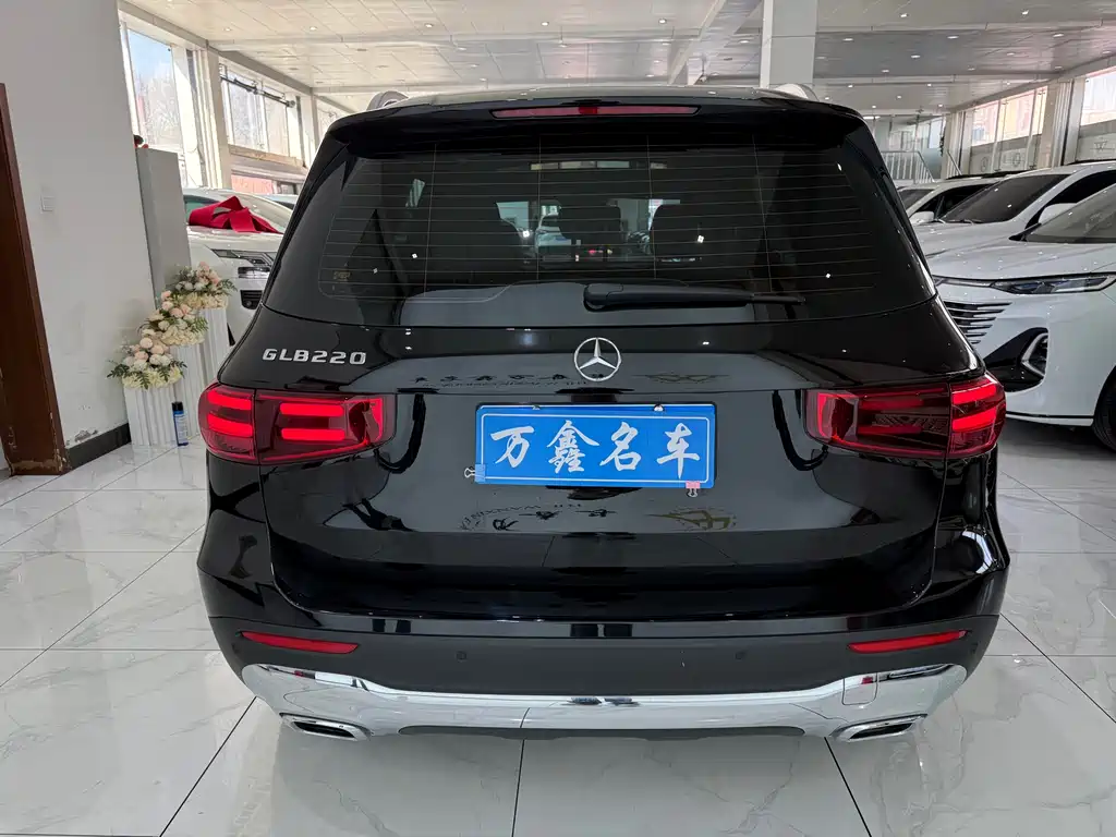 Mercedes-Benz GLB 2025 — фото 17