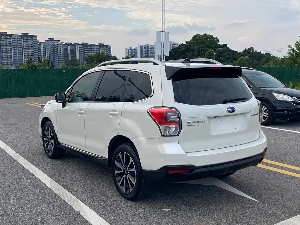 Subaru Forester 2018 — фото 10