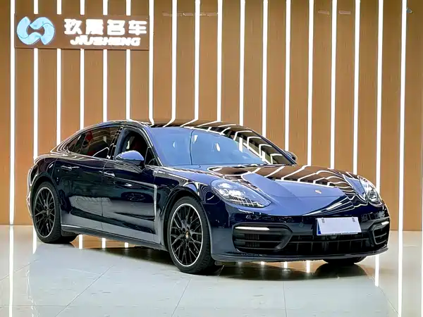 Porsche Panamera 2023