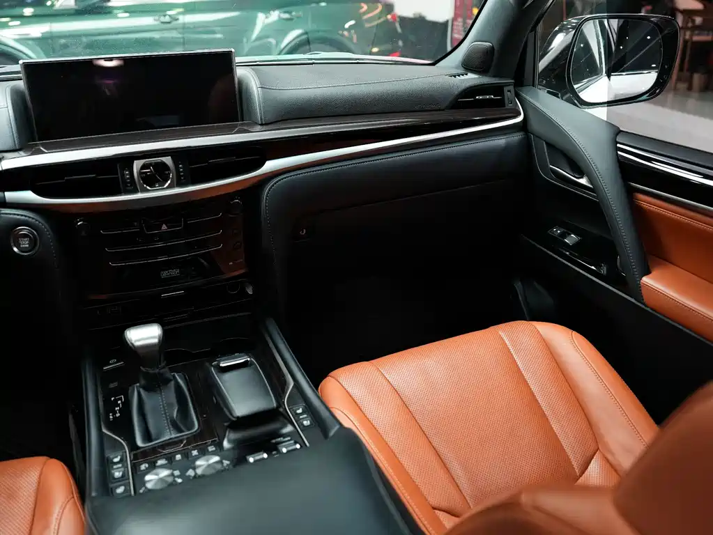 Lexus LX 2020 — фото 15