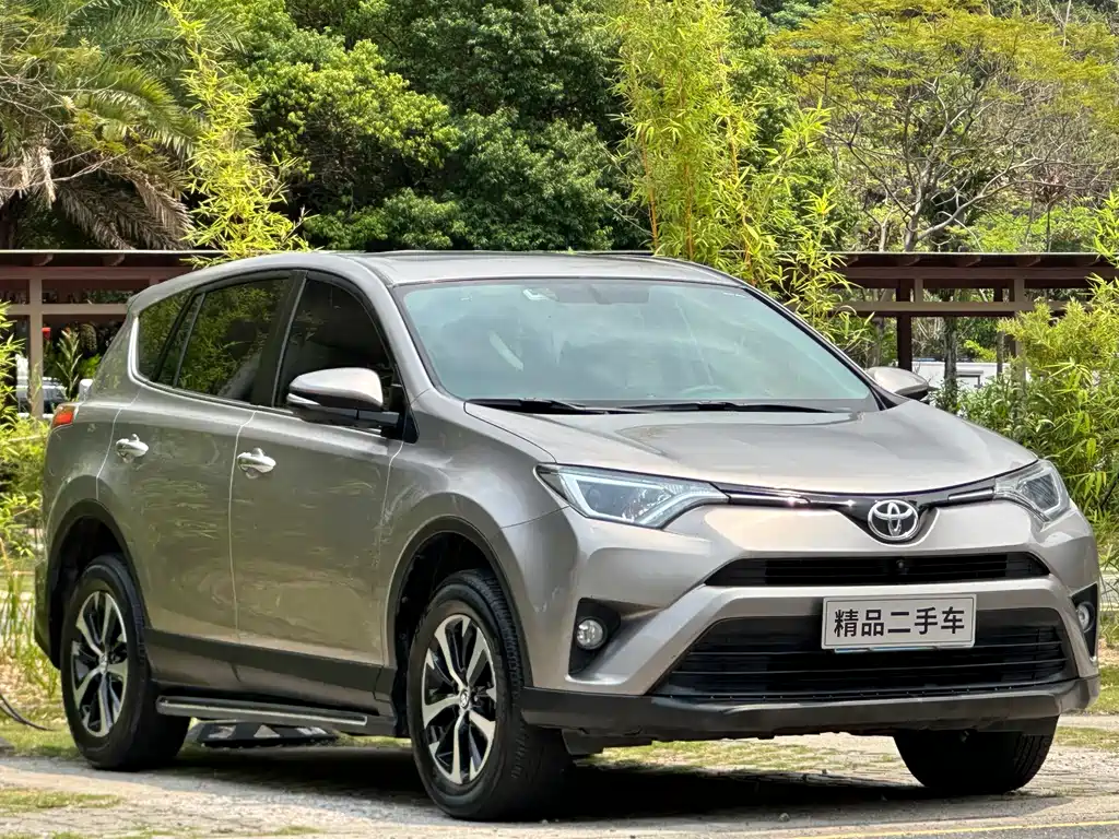 Toyota RAV4 2019 — фото 3
