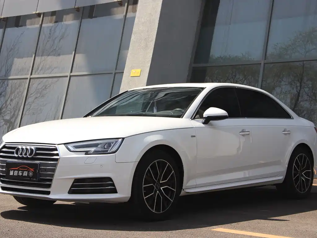Audi A4L 2017 — фото 1