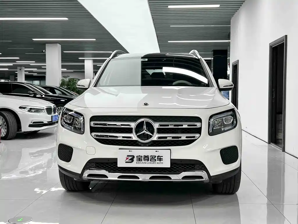 Mercedes-Benz GLB 2023