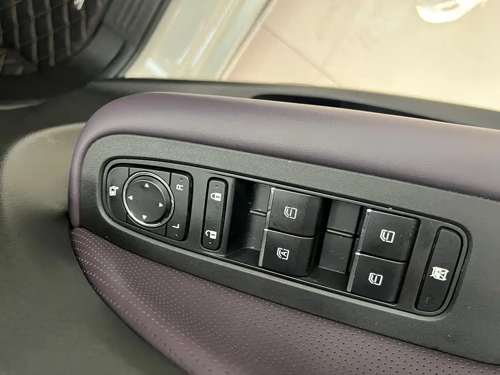 GAC Motor Trumpchi M6 2025 — фото 14