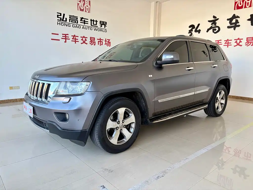 Jeep Grand Cherokee 2012 — фото 1