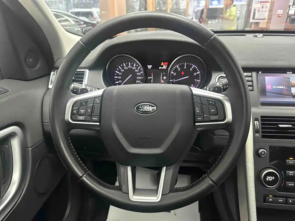 Land Rover Discovery Sport 2016 — фото 12