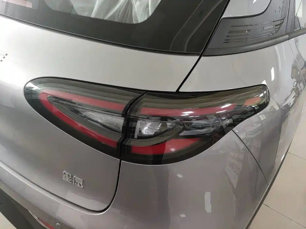 Geely Galaxy Starwish 2026 — фото 24