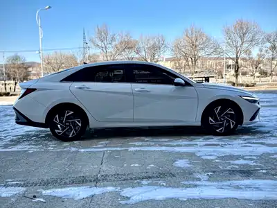 Hyundai Elantra 2023