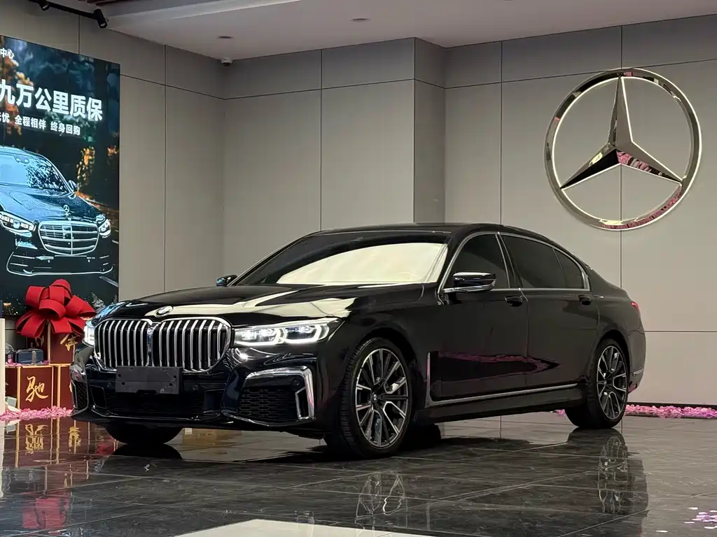 BMW 7 Series 2020 — фото 1