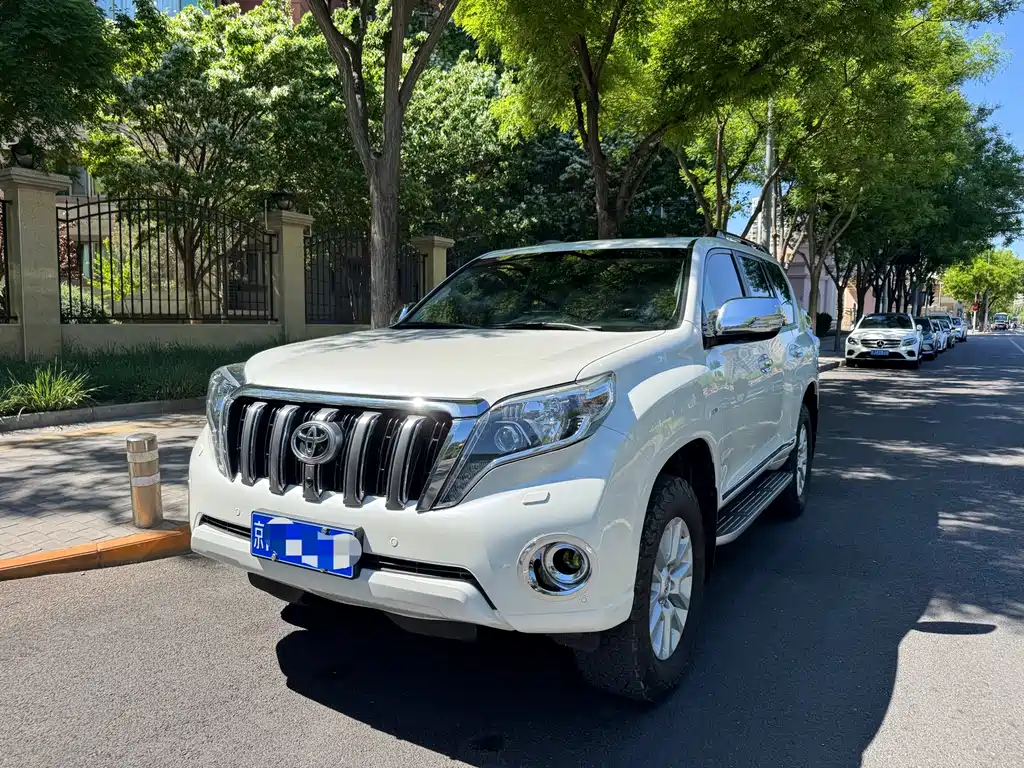 Toyota Prado 2016 — фото 1
