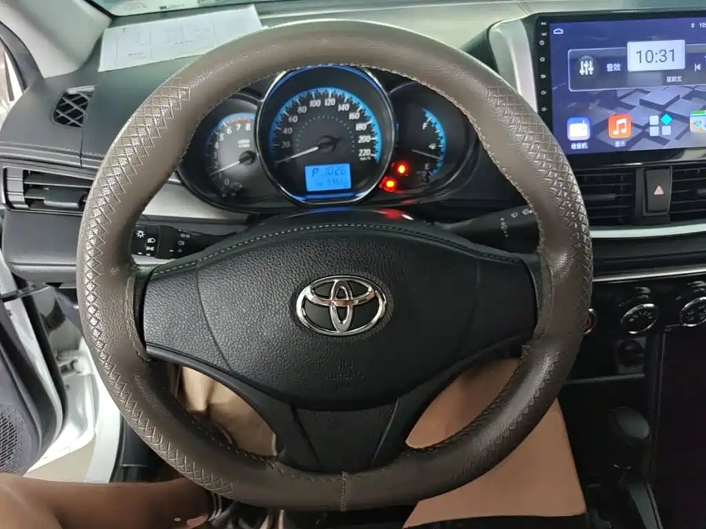Toyota Yaris L 2019 — фото 11