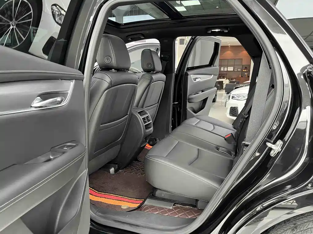 Cadillac XT5 2022 — фото 10