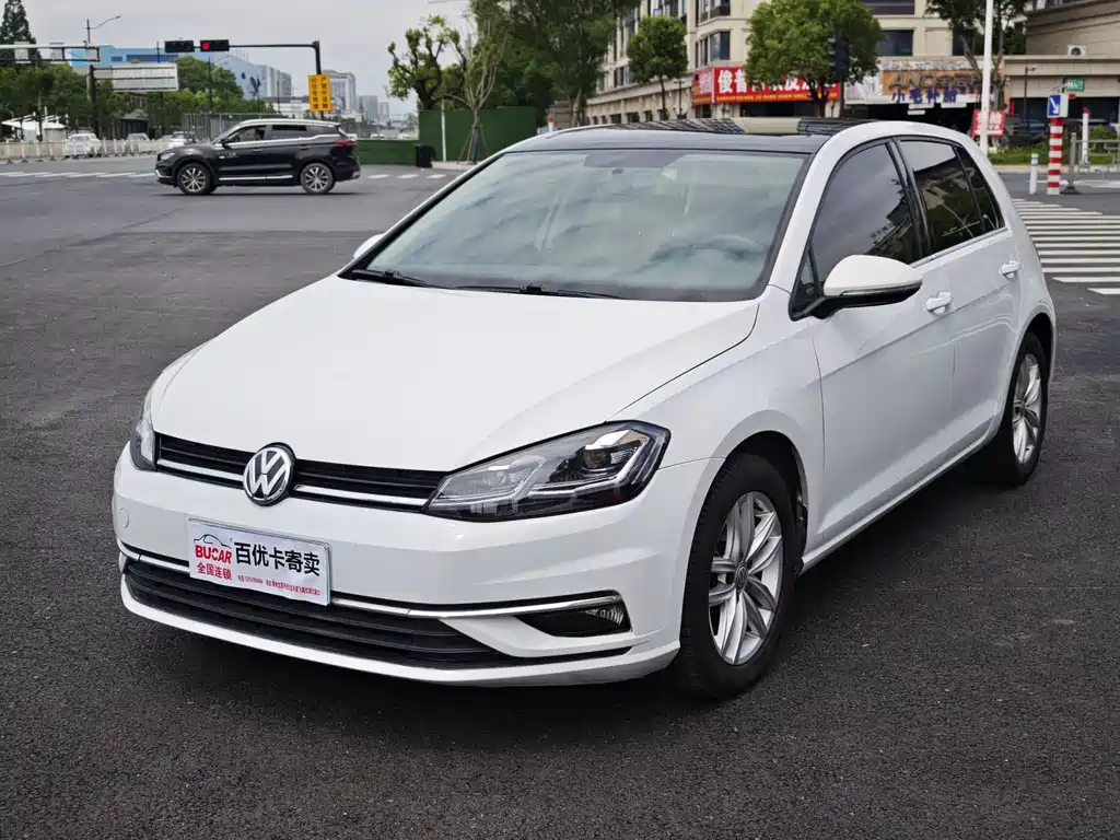 Volkswagen Golf 2018 — фото 1