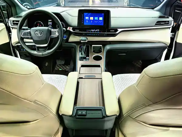 Toyota Sienna 2021