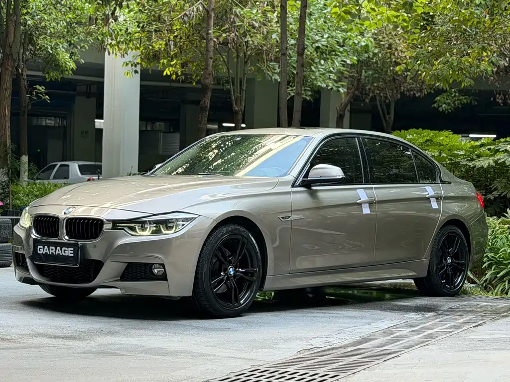 BMW 3 Series 2018 — фото 1
