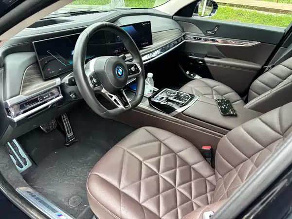 BMW i7 2023
