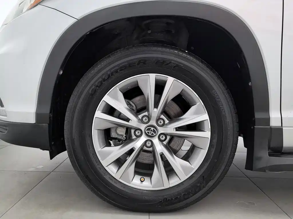 Toyota Highlander 2017 — фото 17