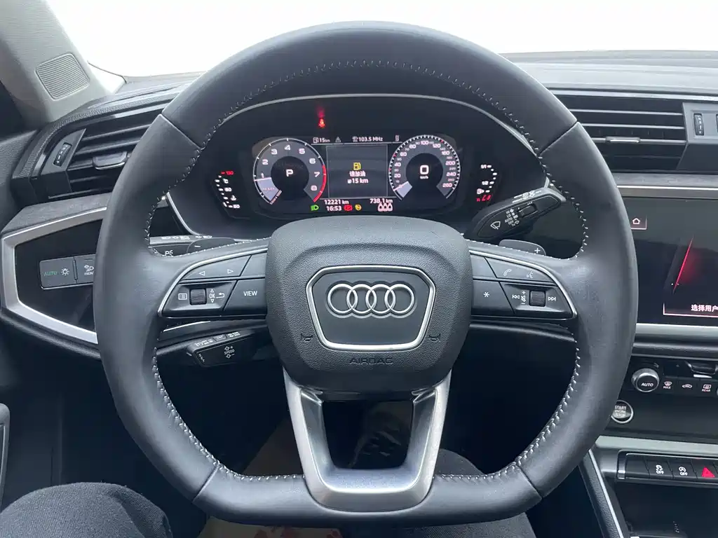 Audi Q3 2022 — фото 23