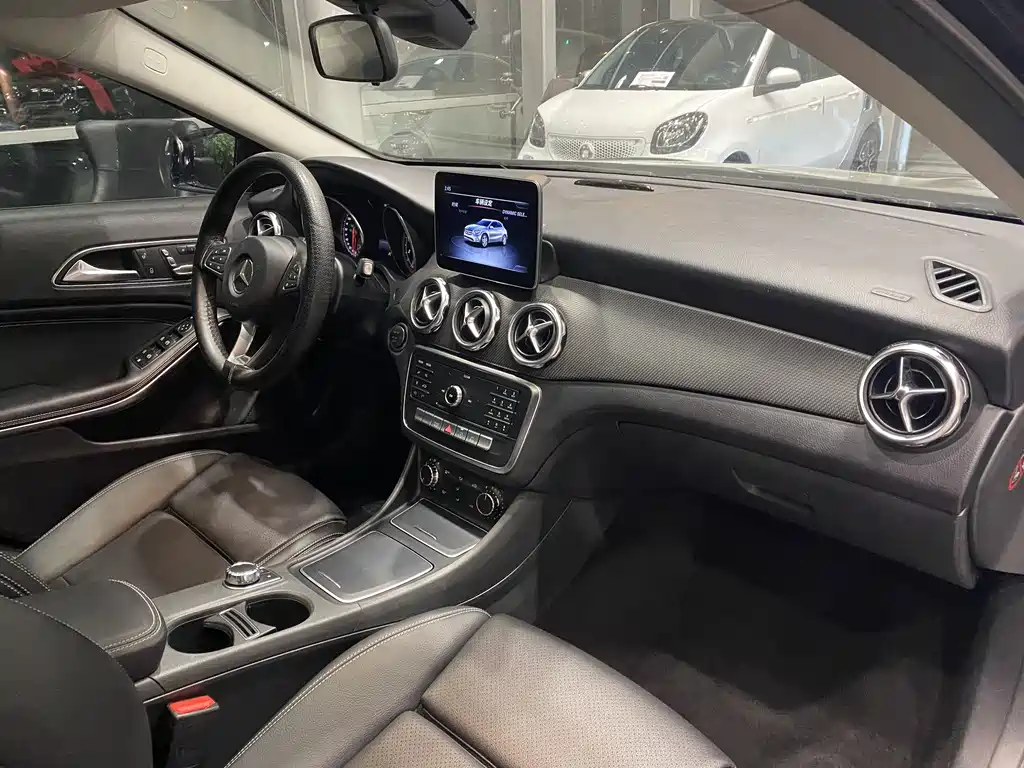 Mercedes-Benz GLA 2018 — фото 9