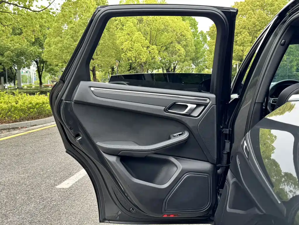Porsche Macan 2020 — фото 14