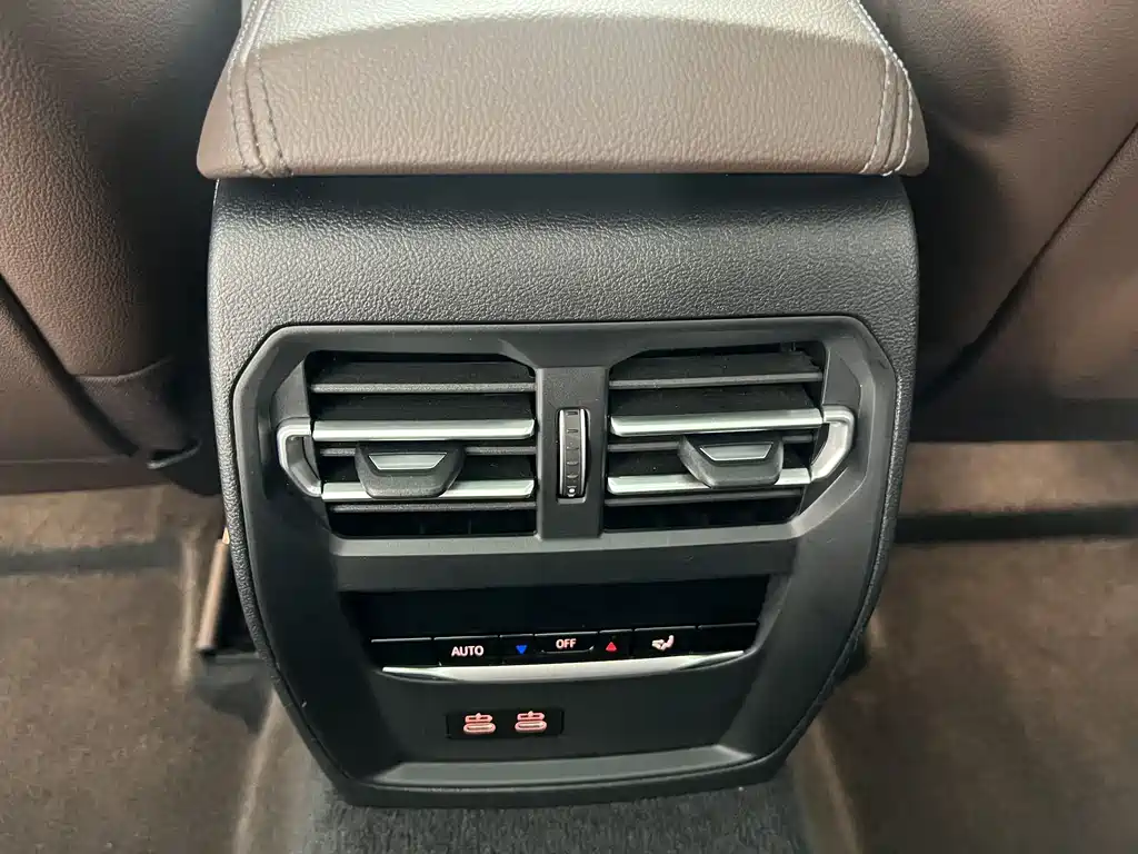 BMW 3 Series 2024 — фото 17