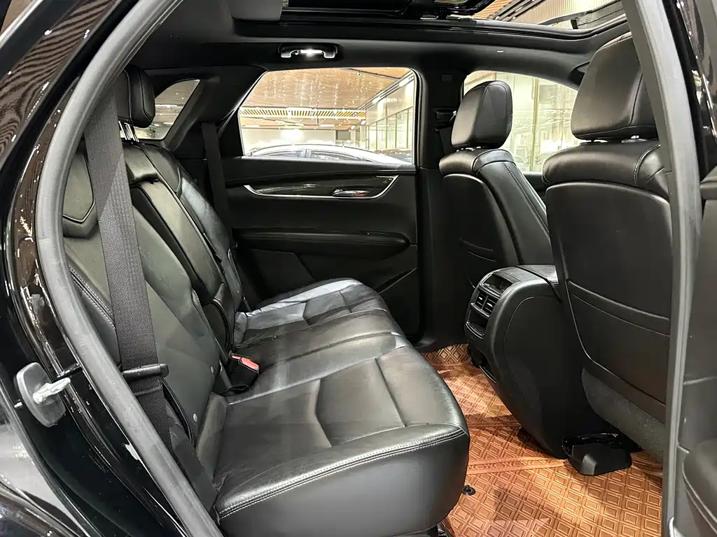 Cadillac XT5 2022 — фото 11