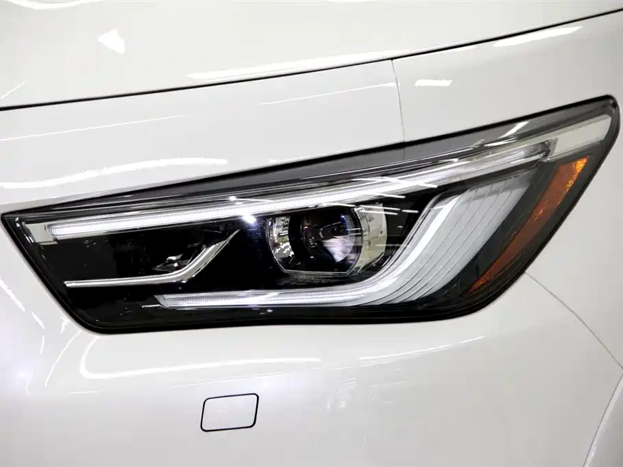 Infiniti QX80 2023 — фото 34