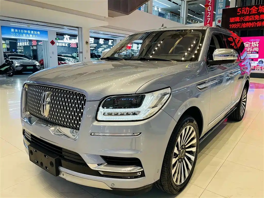 Lincoln Navigator 2019 — фото 19