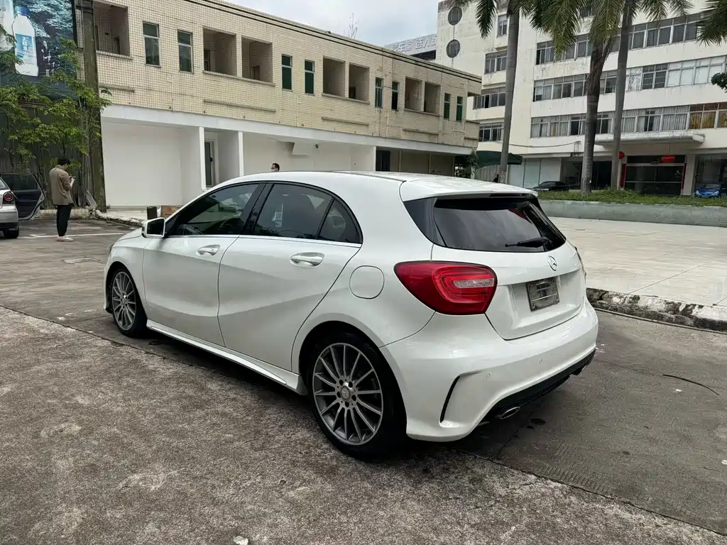 Mercedes-Benz A-Class 2015 — фото 7